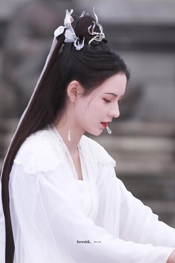 文榮獎紅毯：許凱、任豪、劉浩存、周也、辣目洋子、張予曦、曾黎