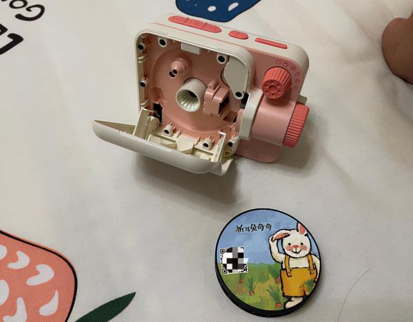 入手趣學伴繪本故事放映機，愛上24格繪本，寶寶要自己講故事