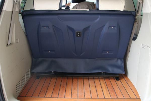 老款別克GL8胖頭魚商務車改裝，老款也有驚喜的效果！