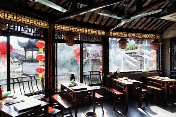 四川朋友看到哭了，這一桌菜沒一個辣的！江浙網友：講究一個鮮字