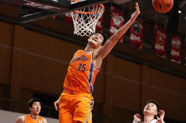 場均驟升8.3分！感謝上海，感謝王哲林！CBA“最水”狀元迎來蛻變