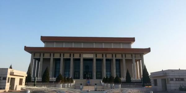 毛主席水晶棺：歷時10個月完成，純度99.9999%，3個工廠合力完成