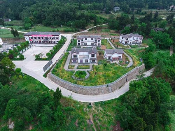 溫鐵軍：農村現在很多年輕人外出打工，未來田地誰來種？