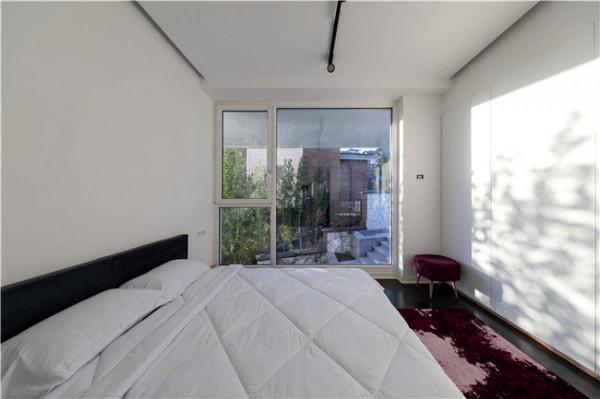 地基不夠,“身高”來湊 / 懸式住宅 地基不夠,“身高”來湊 / 懸式住宅