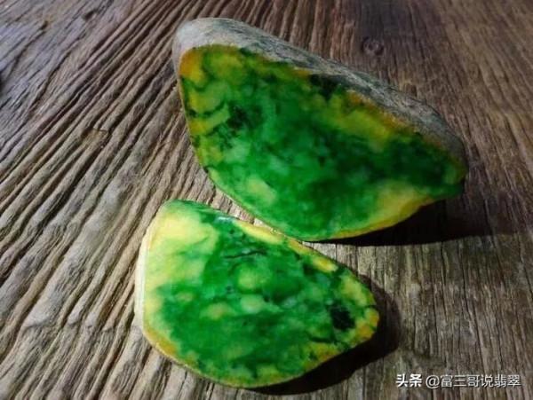 2萬買下的小石頭，一刀切爆色，究竟值不值？