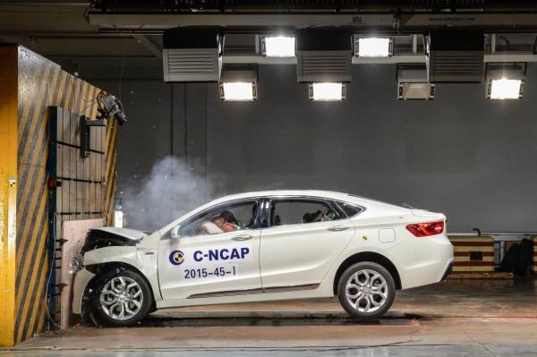 正向研發見成效，蔚來是如何當上“碰撞”全優生的？