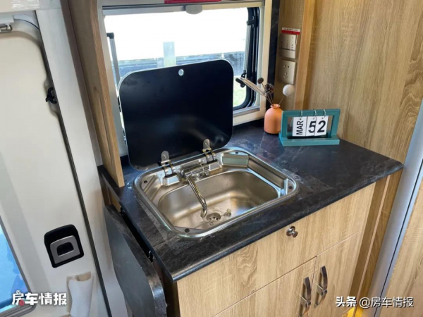 戴德自由風雙拓展房車，大容量水電七天無憂，零下15度也能抗得住