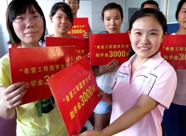 上大學後才知道，那些拿補助的“貧困生”，可能並不是真“貧窮”