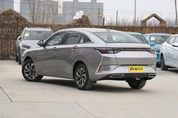 東風風神奕炫：搭載1.5T發動機+6擋雙離合，售7.79萬適合年輕人