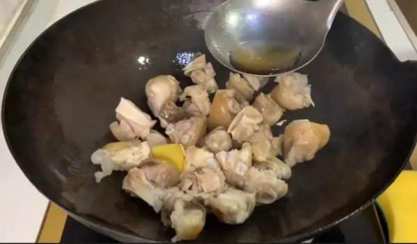 冬天寒冷乾燥，6道熱乎乎的家庭燉菜，暖胃又暖身，最適合不過了