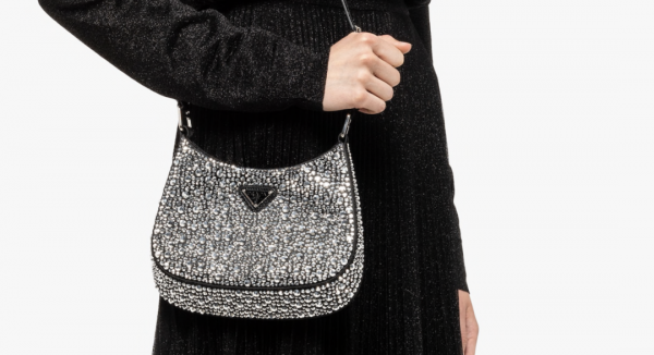 毛絨絨軟糯糯閃亮亮，這一季的大牌包包都吃了可愛吧