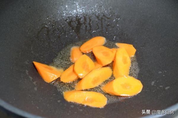 曬曬我家的晚飯,兩菜一湯吃得舒服,鄰居送的魚燒出來特受歡迎 曬曬我家的晚飯,兩菜一湯吃得舒服,鄰居送的魚燒出來特受歡迎