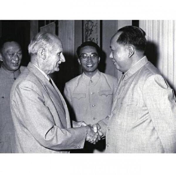 蒙哥馬利說戰爭的第一條要律不要向莫斯科進軍，第二條是什麼？