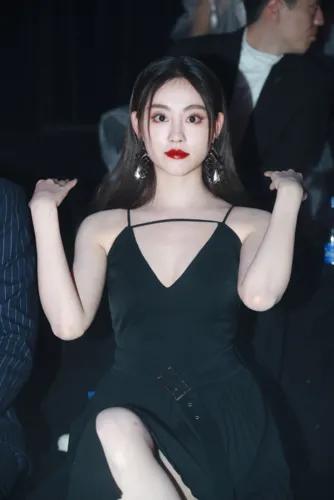 祝緒丹：寶藏女孩，仙氣十足，五官太精緻了