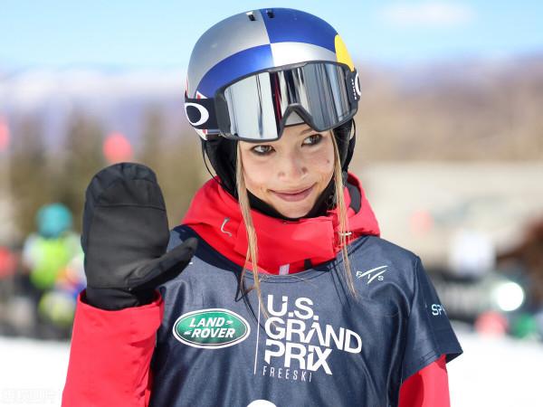 不輸詹娜！紐約超級秀場中國唯一代表谷愛凌，俏皮短款晚禮驚豔眾生