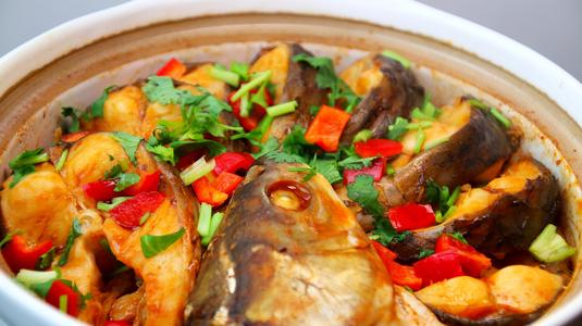 入秋後要多吃魚，教你懶人做法，食材簡單味道足上桌湯汁一滴不剩