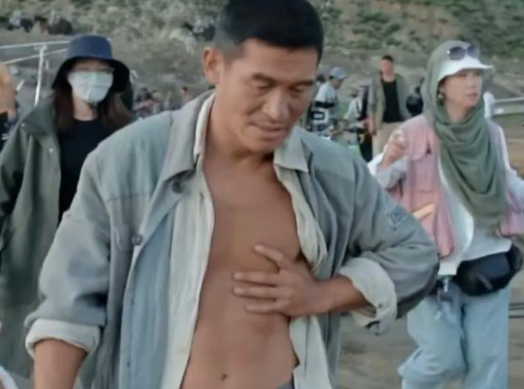 天生一張“壞人臉”,拍吳京電影不要片酬只為學騎馬,餘皚磊夠颯 天生一張“壞人臉”,拍吳京電影不要片酬只為學騎馬,餘皚磊夠颯