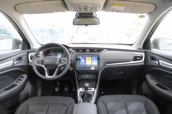 評測上汽榮威RX3，配1.6L發動機，氣質外觀，優越空間