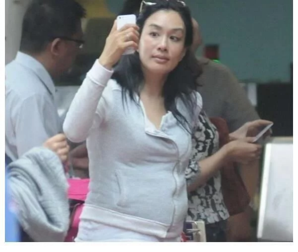 鍾麗緹上節目沒了濾鏡,一下子就成了乾癟老太太,臉鬆垮下墜 鍾麗緹上節目沒了濾鏡,一下子就成了乾癟老太太,臉鬆垮下墜