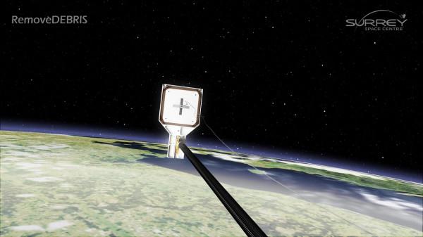 如何在太空中撒網捕魚？實踐21親自示範，比機械臂裝剪刀更好使