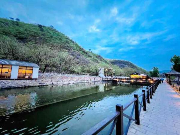 懷柔一個村子吸引十多組城裡人來租房，村裡竟然有懷柔最美咖啡廳