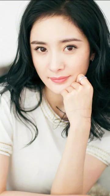 楊冪美照一冊，欣賞