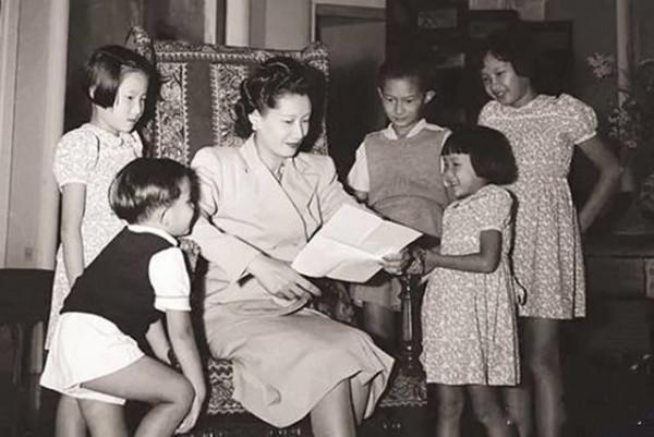 寵愛時捧上天,不愛時四處留情,越南皇帝給了她一場“大悲大喜” 寵愛時捧上天,不愛時四處留情,越南皇帝給了她一場“大悲大喜”