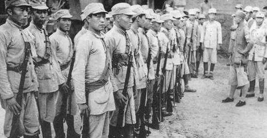 老兵42年後得知立大功：一泡尿，竟送走一名日本高階指揮官