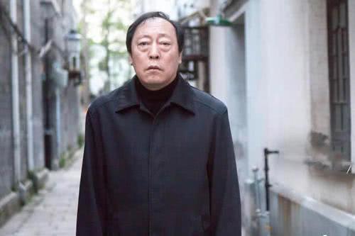 “面癱影帝”倪大紅：從“人人嫌醜”到“人人稱讚”，他憑什麼？