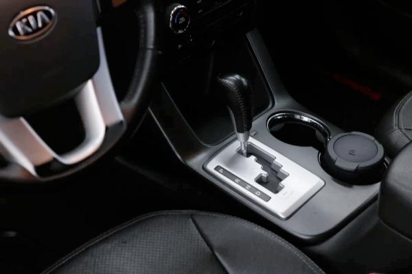 怪獸修車:翻新“老舊狀態”的11年起亞索蘭託,15萬公里重回巔峰 怪獸修車:翻新“老舊狀態”的11年起亞索蘭託,15萬公里重回巔峰