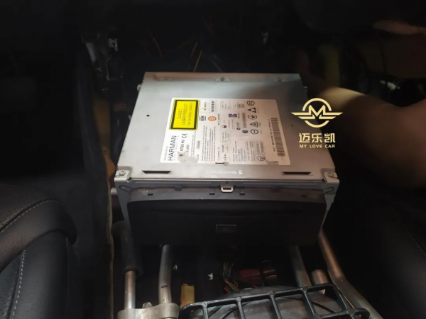 14款賓士S400L改裝原廠360全景，相比副廠360優勢劣勢都很明顯