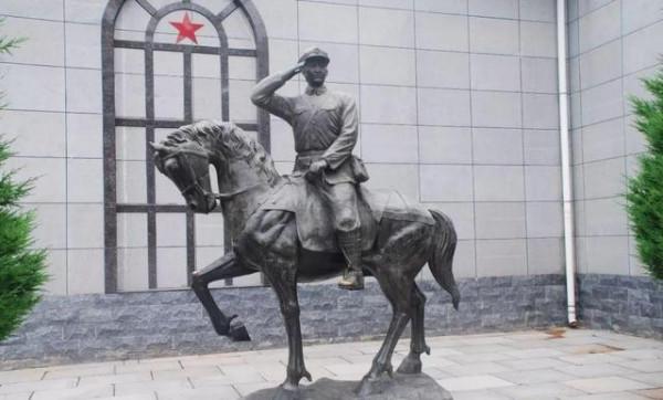 劉志丹犧牲9年後兇手被俘，兩年後為何將其釋放？事後才知真高明