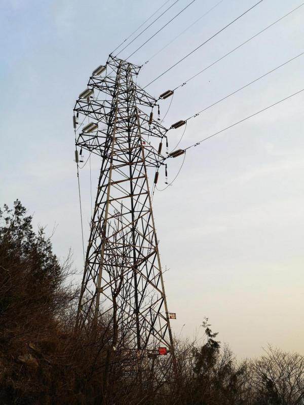 臥虎山頭看房山 臥虎山頭看房山
