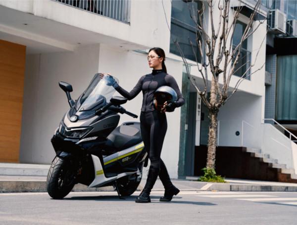 還在嫌棄賽科龍RT3加速不夠快嗎?不妨來看看它的電動版 還在嫌棄賽科龍RT3加速不夠快嗎?不妨來看看它的電動版