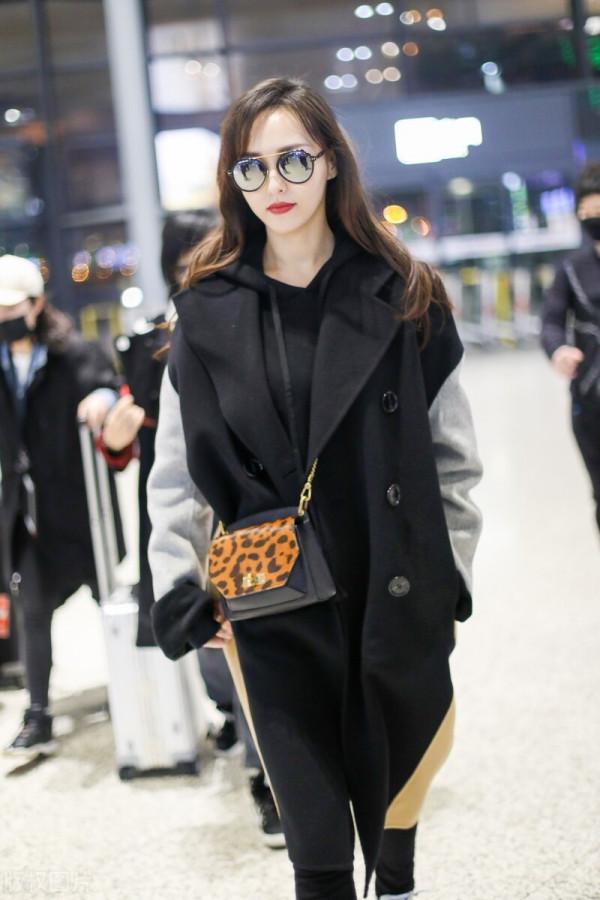 墨鏡女神：唐嫣