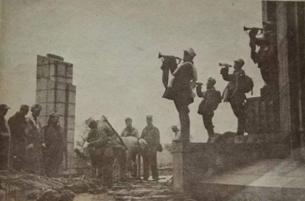 軍長上任,副軍長懵了:你不是我當年俘虜的那個小兵嗎? 軍長上任,副軍長懵了:你不是我當年俘虜的那個小兵嗎?