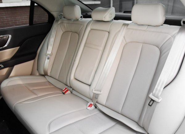 二線豪華中大型轎車對決:林肯大陸和沃爾沃S90誰更超值? 二線豪華中大型轎車對決:林肯大陸和沃爾沃S90誰更超值?