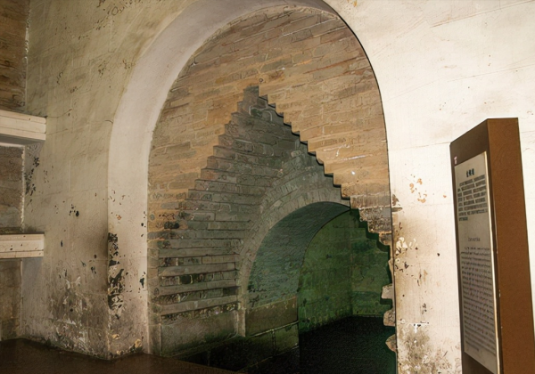 郭沫若為何執意要開啟定陵?最悲劇的一次考古,毀壞了多少文物? 郭沫若為何執意要開啟定陵?最悲劇的一次考古,毀壞了多少文物?