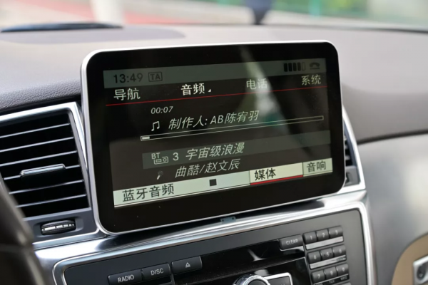 二手賓士ML320：3&period;0T&plus;7AT&plus;全時四驅，豪華SUV鼻祖，均衡之選