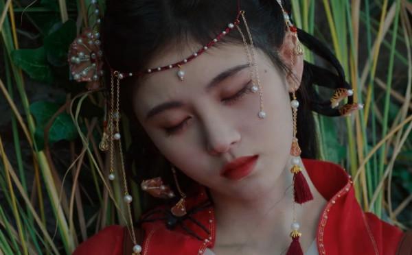 鞠婧禕新劇開播即火，搭檔曾舜晞“CP感”十足，劇情邏輯卻有硬傷