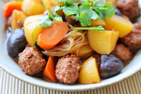 天氣轉涼,真的超愛一鍋燉,一道菜5種食材,下飯又省力 天氣轉涼,真的超愛一鍋燉,一道菜5種食材,下飯又省力