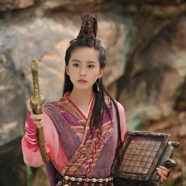 看了劉詩詩的古裝造型 終於知道她為什麼叫詩爺