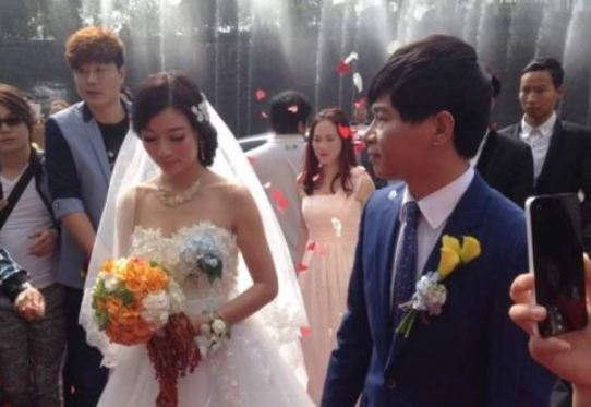 10大網路歌手現狀：有人靠商演賺錢，有人徹底涼涼，有人自毀名聲