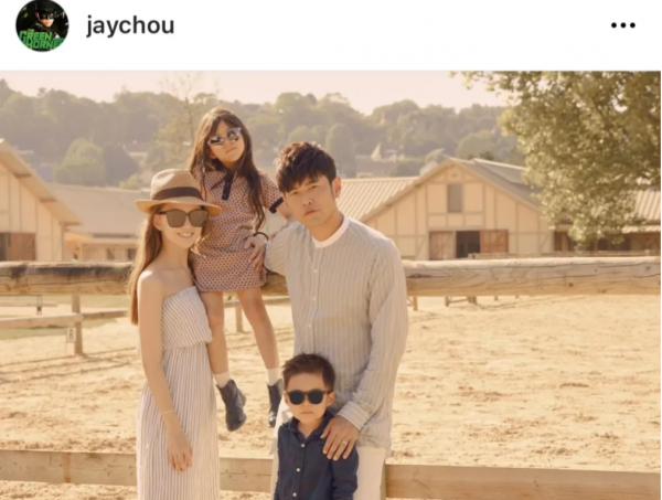 27位明星的跨年，有人翻車，有人悶聲幹了件大事上了《新聞聯播》