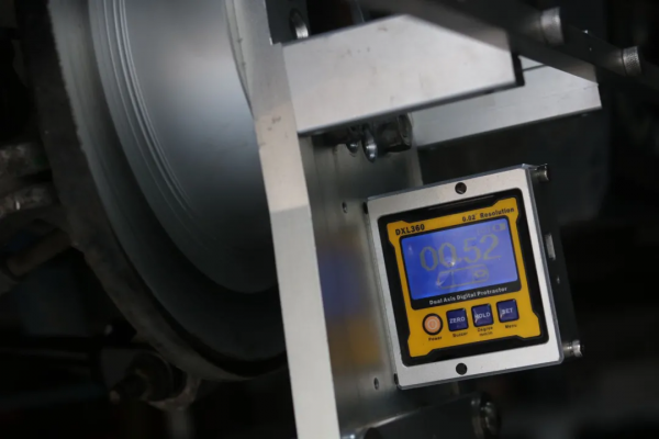 怪獸修車：翻新24萬公里的天籟公爵，底盤效能維修，專治實用派