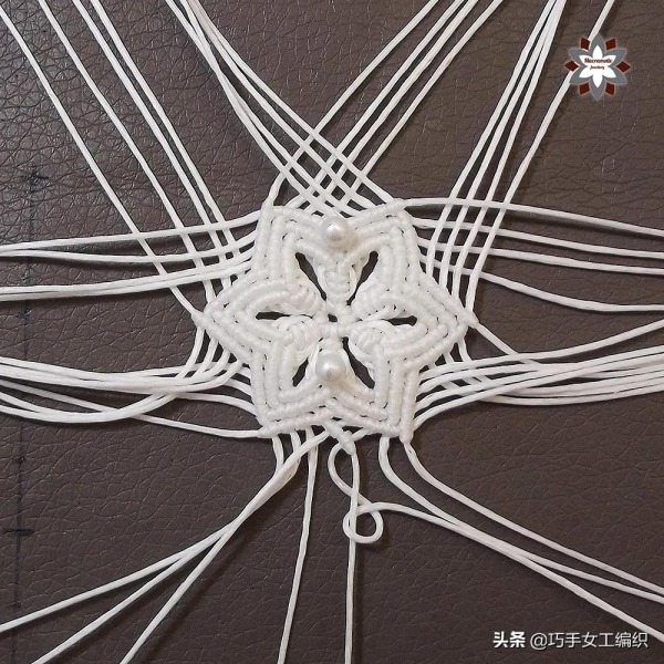 用繩子就能編出漂亮的雪花，超詳細的教程，一步一步教你編