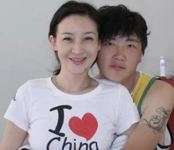 娛樂圈中那些閃婚閃離的明星們，果然&OpenCurlyDoubleQuote;愛情就像龍捲風&rdquo;