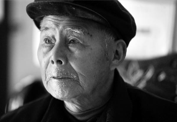 2011年省委書記下鄉慰問，偶然發現一副畫，揭開老農隱藏50年身份