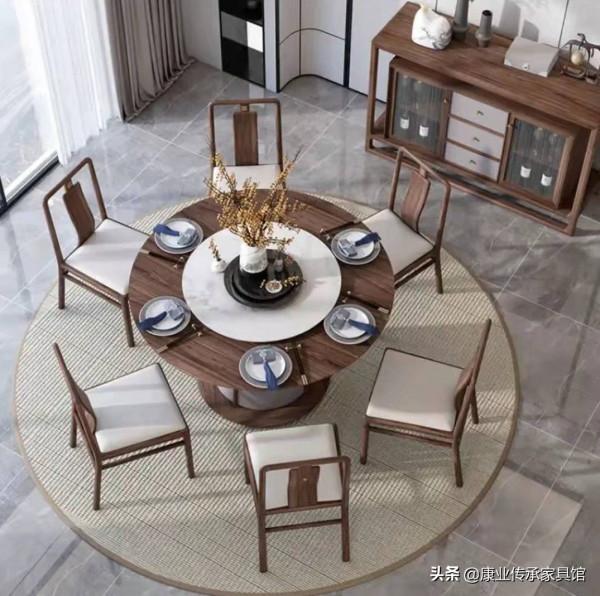 新中式，自帶樸質儒雅的詩情，讓你在歲月年輪裡留住古韻情懷