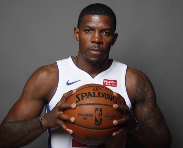 官宣！35歲妖衛被正式買斷，火箭達成簽約，美國男籃12人名單出爐